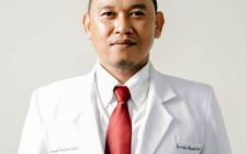 dr. A. Wahyudi Pababbari, Sp.PD-KHOM