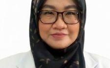 dr. Sekolastika Indriaty Sundari Sasongko, Sp.PD
