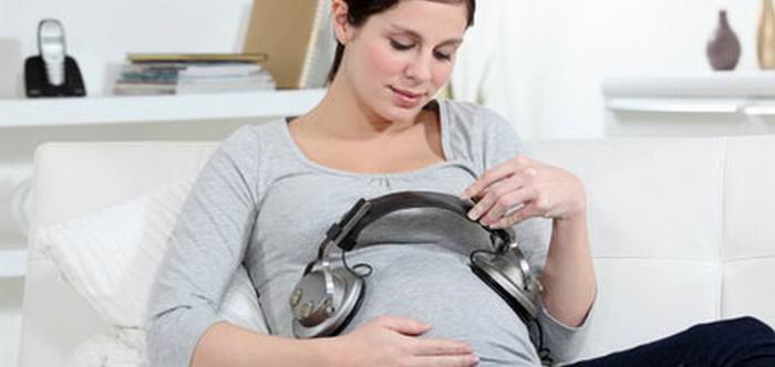 Memperdengarkan Musik Klasik Kepada Janin