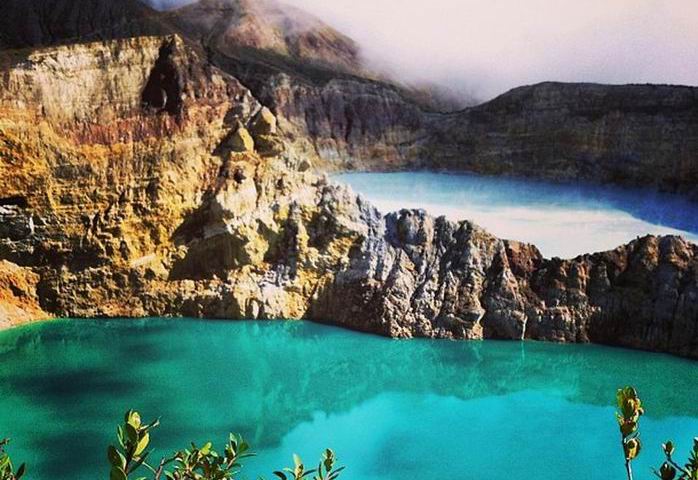 Indahnya Danau Kelimutu di Flores Yang Bisa Berubah Warna