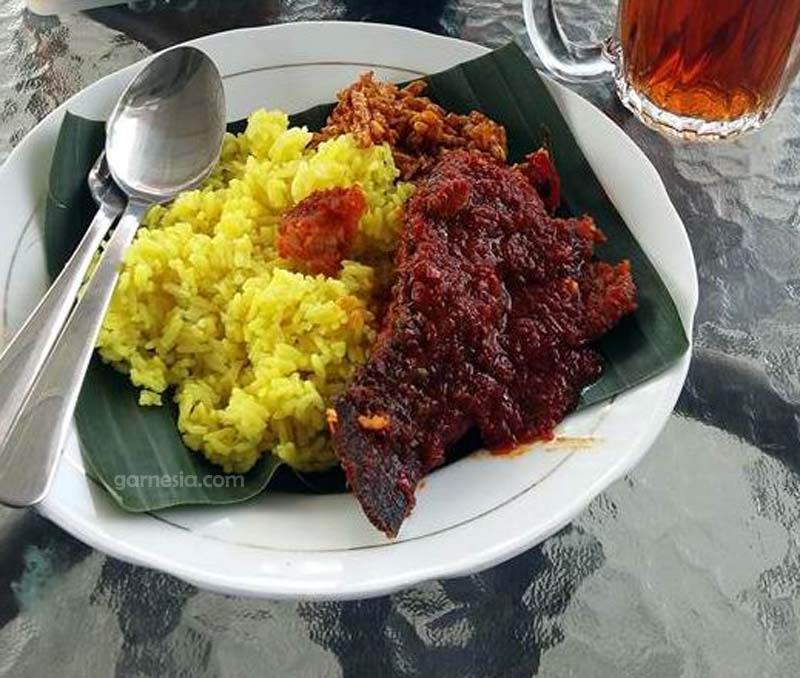 Nasi Kuning Ikan Haruan Kuliner Khas Samarinda