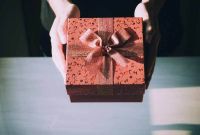 Tips Cerdas Memilih Kado Ulang Tahun Pernikahan