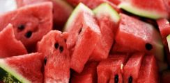 7 Khasiat Buah Semangka Untuk Kesehatan
