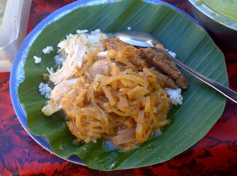 Nasi Ayam Bu Pini di Semarang