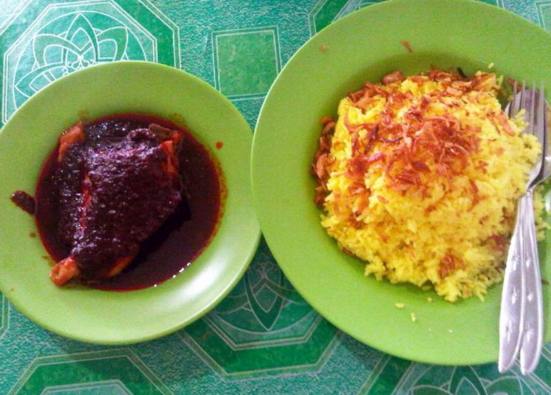 Warung Rahmat Nasi Kuning & Lontong di Banjarmasin