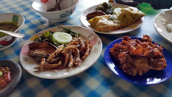 Rumah Makan Mona Ikan Bakar di Banjarmasin - Garnesia.com