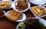 Warung Apung Rahmawati di Lamongan