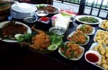 Warung Apung Rahmawati di Lamongan