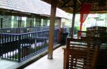 Warung Apung Rahmawati di Lamongan