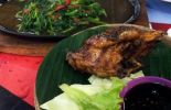 Ayam Penyet Pak Ulis di Banda Aceh