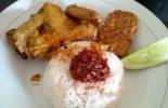 Rumah Makan Ayam Goreng Bahagia di Cirebon