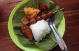 Nasi Jamblang Ibu Nur di Cirebon