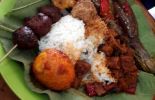 Nasi Jamblang Ibu Nur di Cirebon