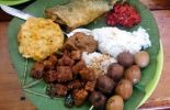 Nasi Jamblang Ibu Nur di Cirebon