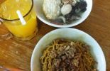 Mie Baso Laksana di Cihideung, Tasikmalaya