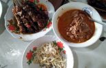 Rumah Makan Pak Nur Sate Bumbon Sarmadi Putra di Pegandon, Kendal