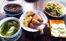Ayam Goreng & Bakar Joyo Provinsi Jawa Tengah