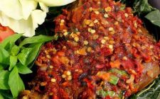 Bebek dan Ayam Goreng Sari Rasa Pak Ndut Provinsi Jawa Tengah
