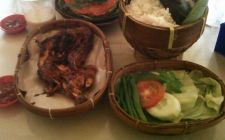 Ayam Goreng Bu Lanny Provinsi Jawa Timur