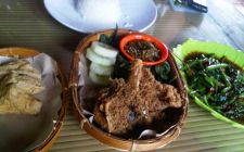 Ayam Goreng Lombok Idjo Provinsi Jawa Tengah