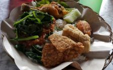 Sego Tempong Mbok Nah Provinsi Jawa Timur