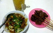 Mie Ongklok & Sate Pak Yadi Provinsi Jawa Tengah