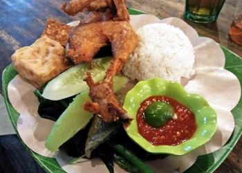 Nasi Tempong Indra Provinsi Bali