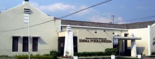 Rumah Sakit Bersalin Emma Poeradiredja di Bandung